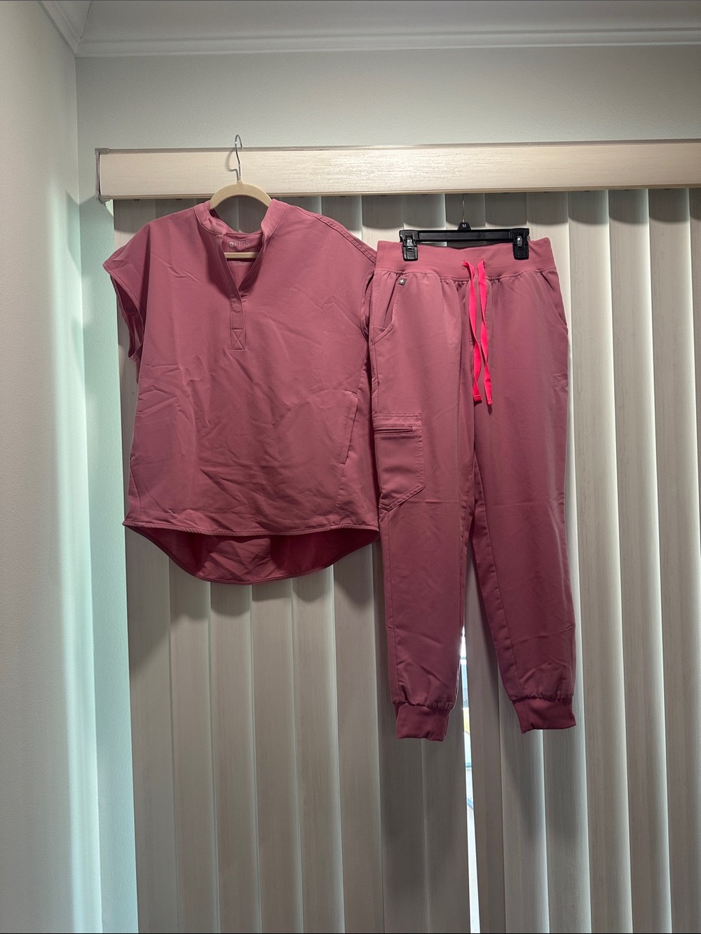 Figs Rose Pink Scrub Top and Jogger Pants Set